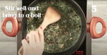 "Minestrone" - Soupe de légumes traditionelle, aux légumes, légumes secs et tubettini (type de pâtes italiennes)